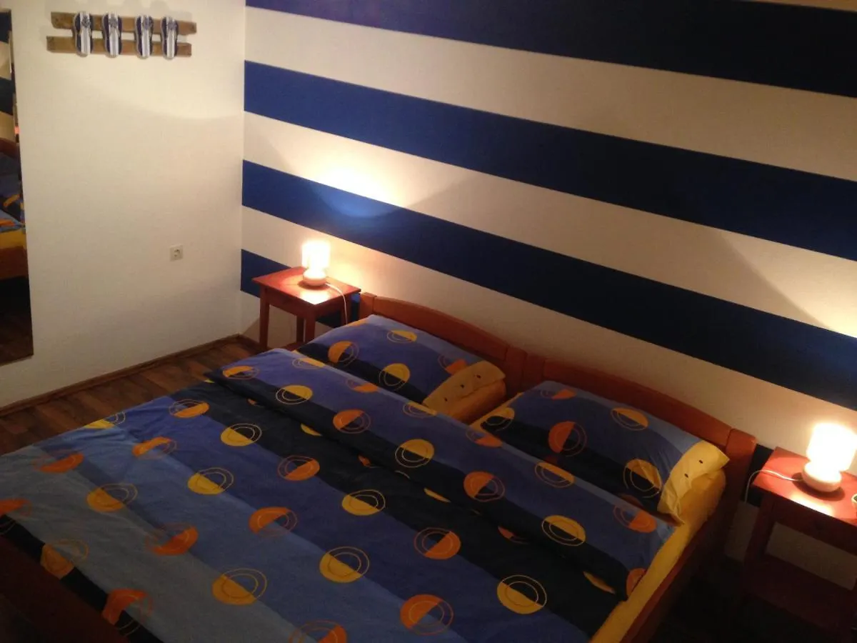 Apartments With A Parking Space Novi Vinodolski - 11523